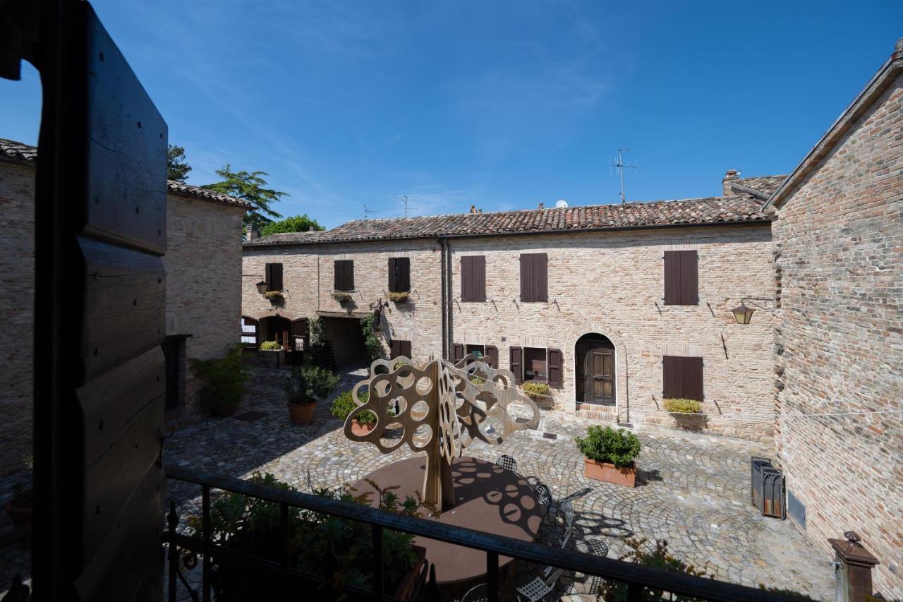 Palazzo Viviani Castello Di Montegridolfo Hotell Exteriör bild