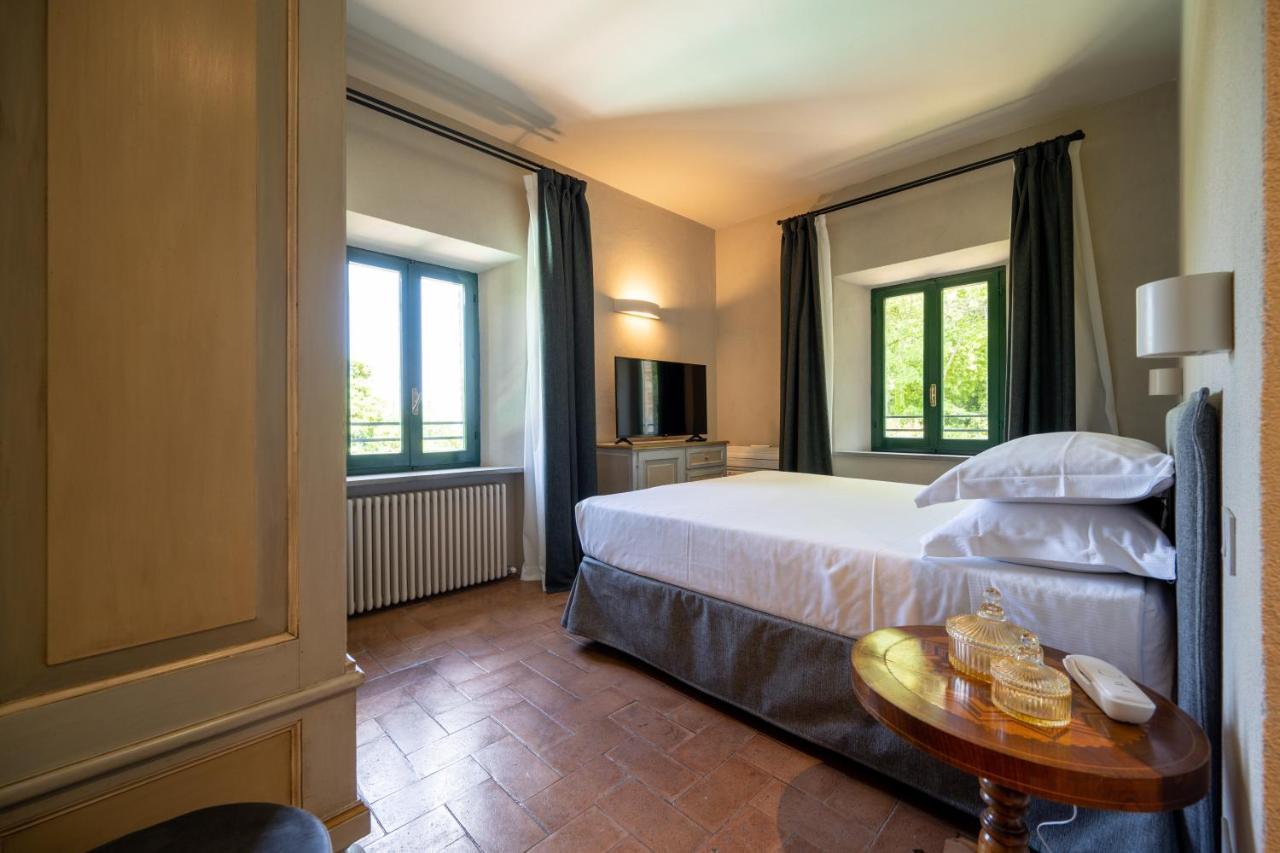 Palazzo Viviani Castello Di Montegridolfo Hotell Exteriör bild