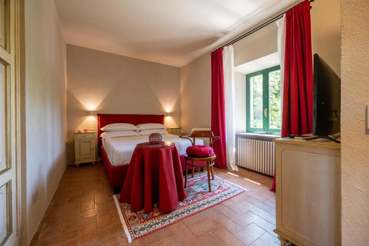 Palazzo Viviani Castello Di Montegridolfo Hotell Exteriör bild