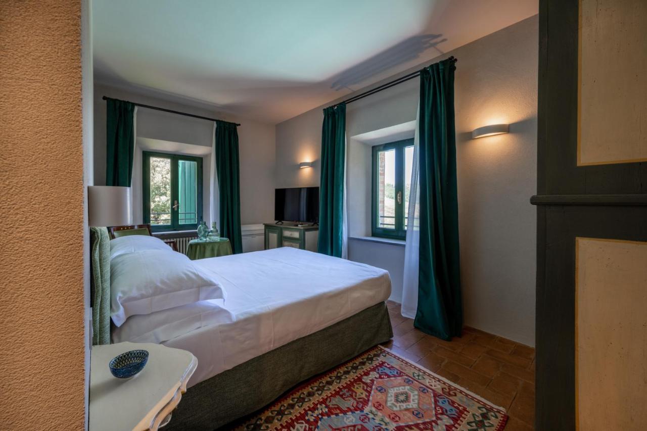 Palazzo Viviani Castello Di Montegridolfo Hotell Exteriör bild