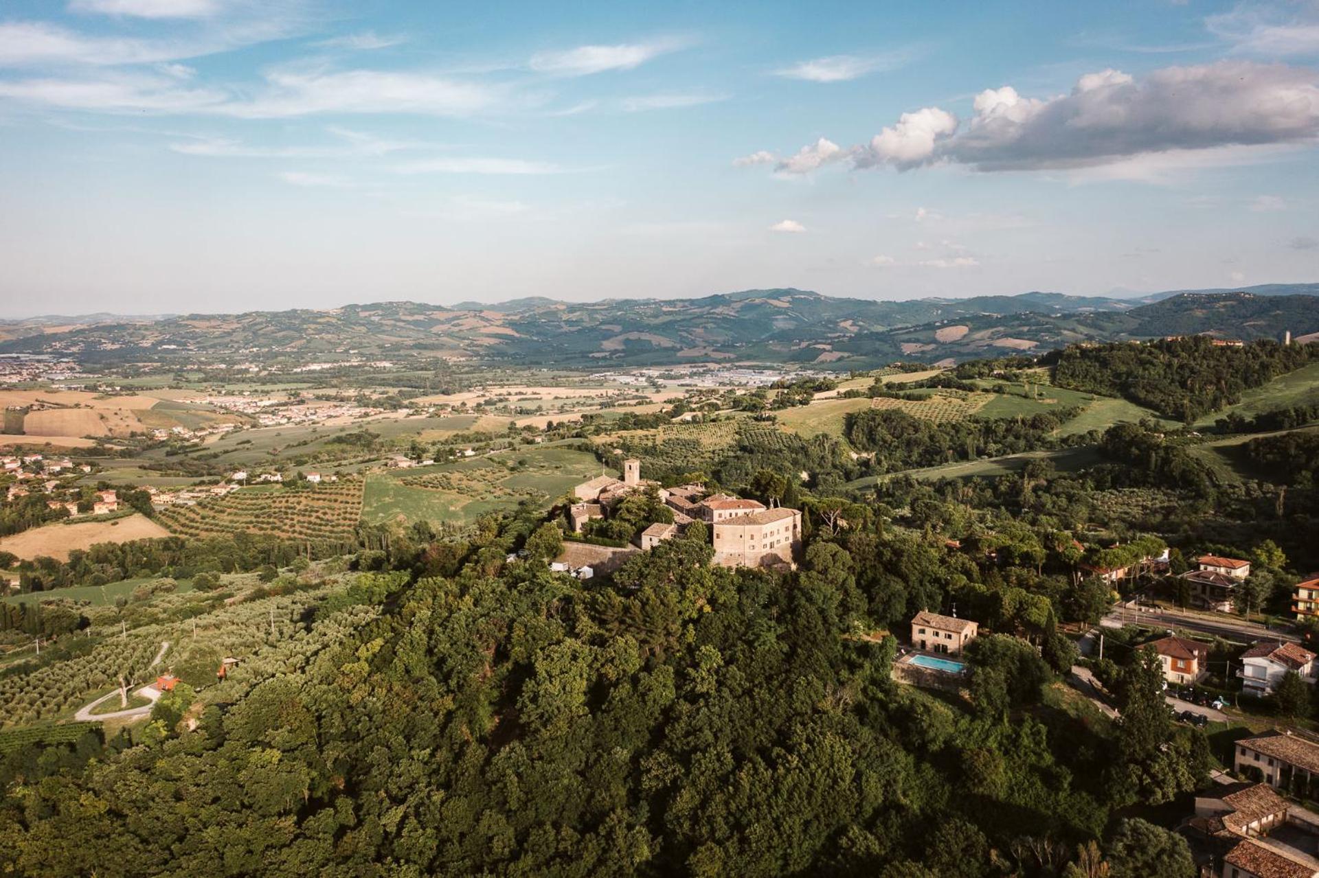 Palazzo Viviani Castello Di Montegridolfo Hotell Exteriör bild